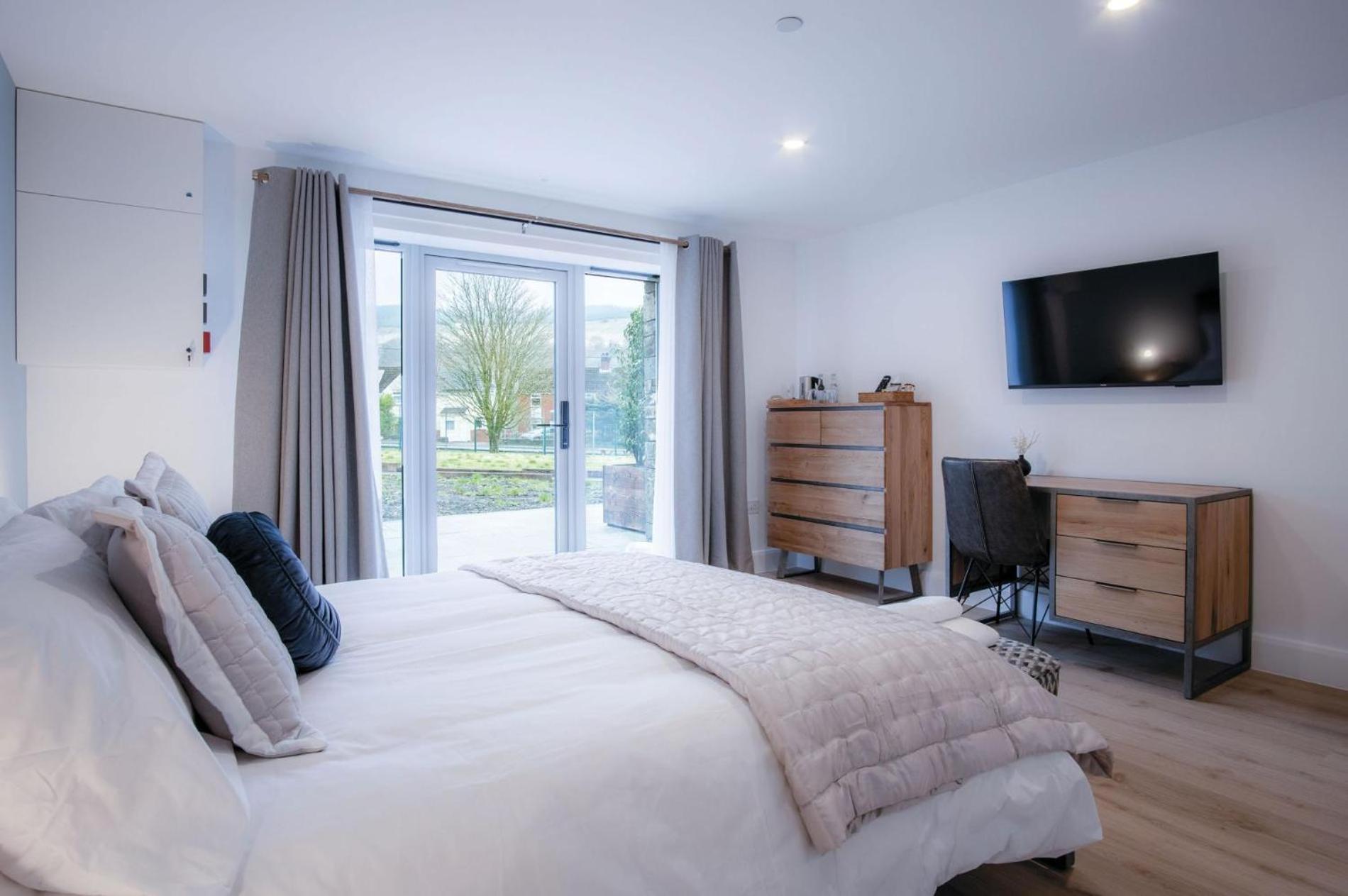 Suite 6 - Sleeping Giant Hotel - Pen Y Cae Inn Brecon Buitenkant foto